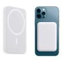 Um Battery pack e um Iphone utilizando battery pack lado a lado